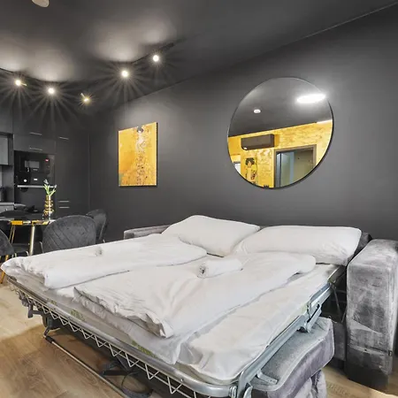 Lam Klimt - Ac - Balcony *